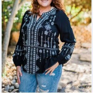 Savanah Jane Blouse Small Black White Gray Embroidered Boho Peasant